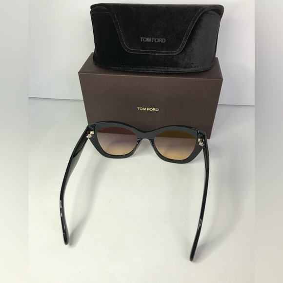 New Authentic Tom Ford Cara Smoke Gradient Cat Eye Ladies Sunglasses FT0940 01B main image 4